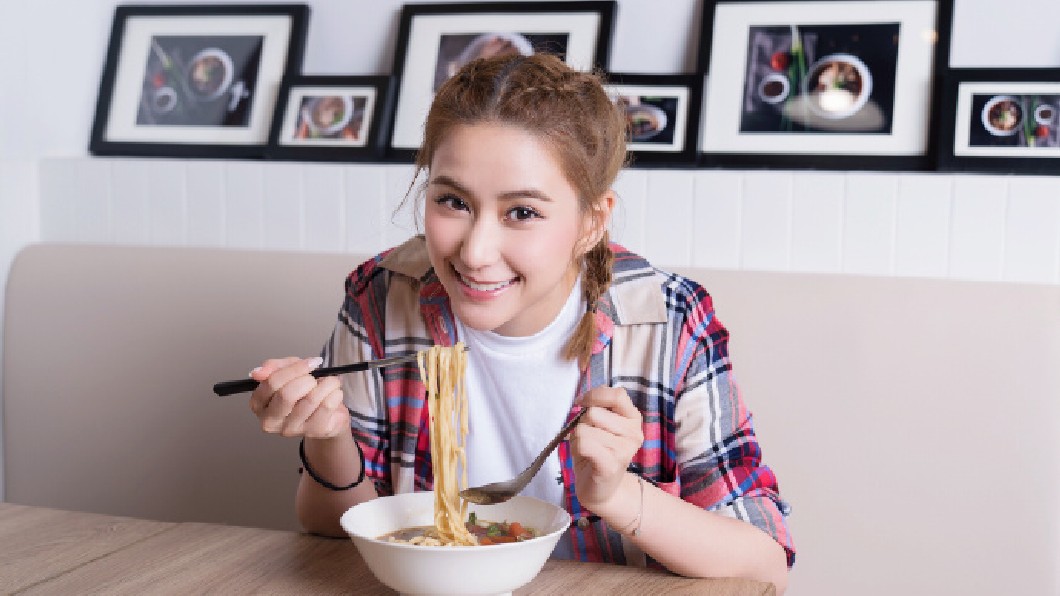 賭王千金何超蓮當老闆 開台式牛肉麵店