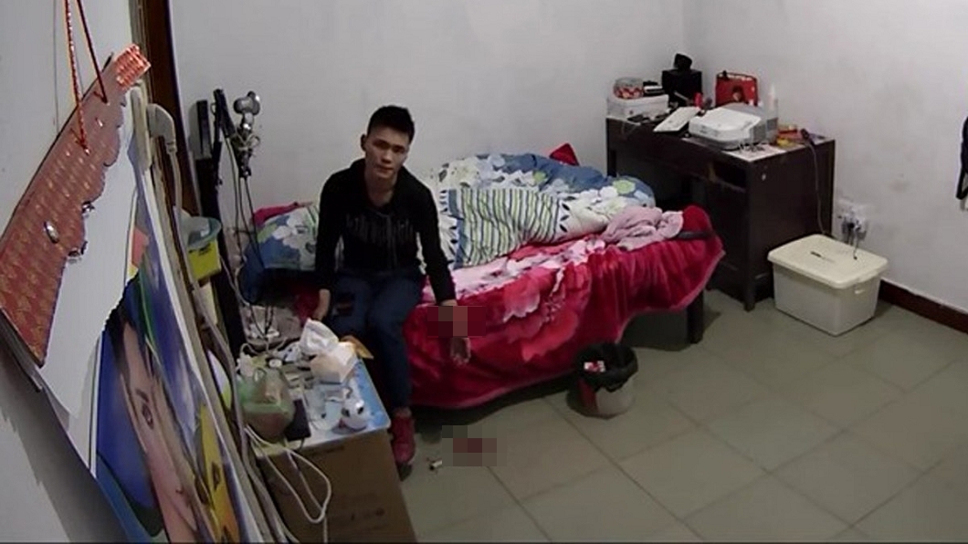 男子直播割腕求復合 員警進門全傻眼