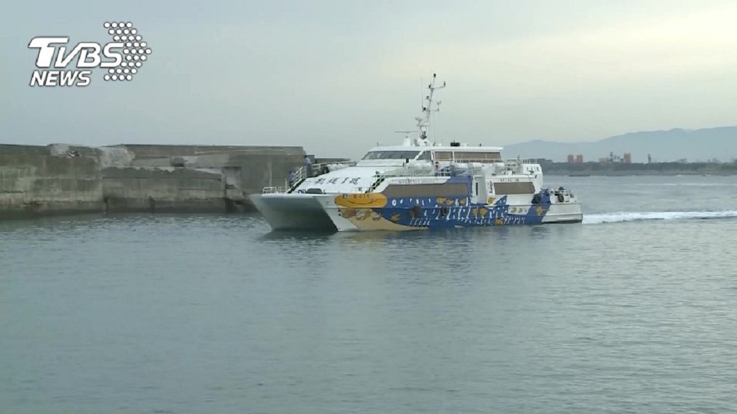 2名浮潛客至海邊浮潛，因海象不佳被沖離外海，出動警消、海巡搜救。（示意圖，與本文無關／TVBS資料畫面）
