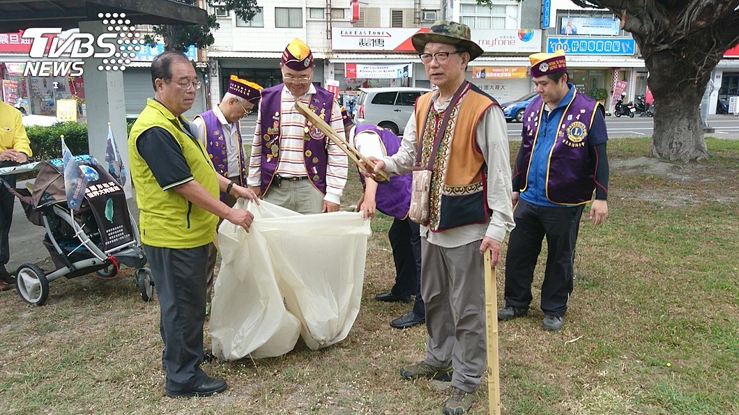 台灣阿甘 盼兩岸領導人一起撿垃圾