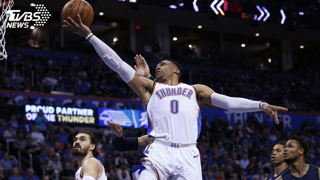 NBA史上第一人！　衛少連2季場均大三元
