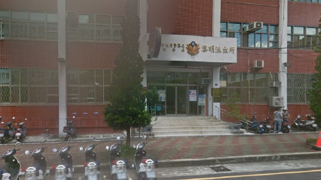 傳訊胞姊「活得很累」 年收3千萬補教名師豪宅上吊亡