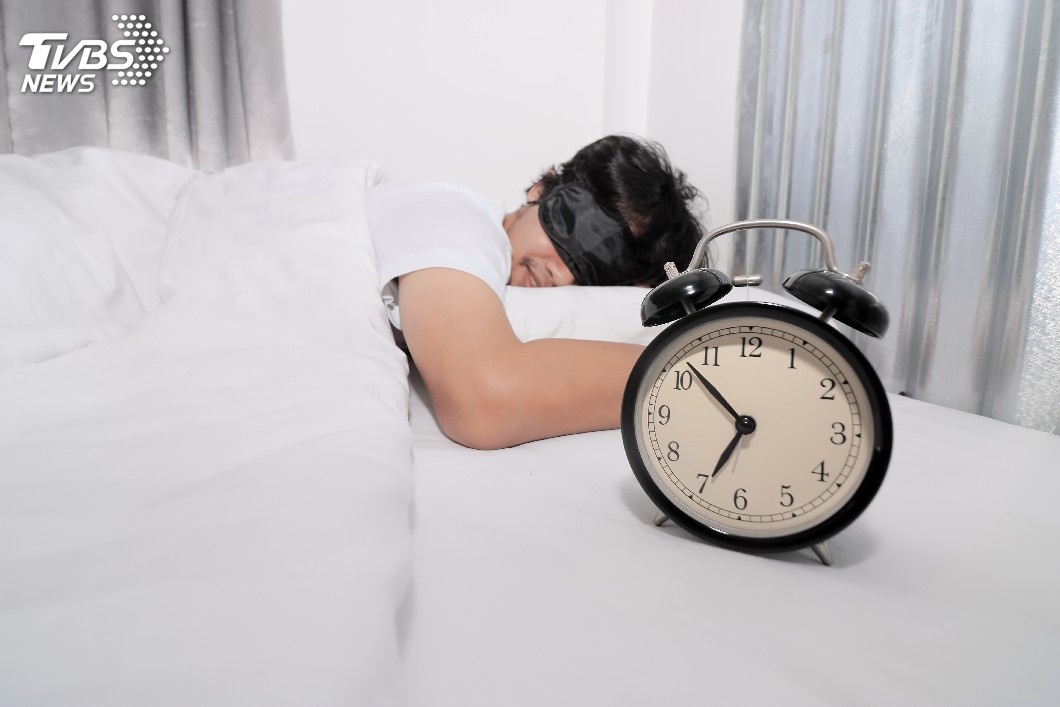 讓他睡吧!英最新研究「逼夜貓子早起」早死率高10%