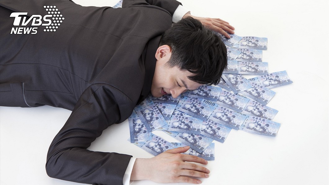 2月總薪資平均86K？　網友淚：我拉低平均超多