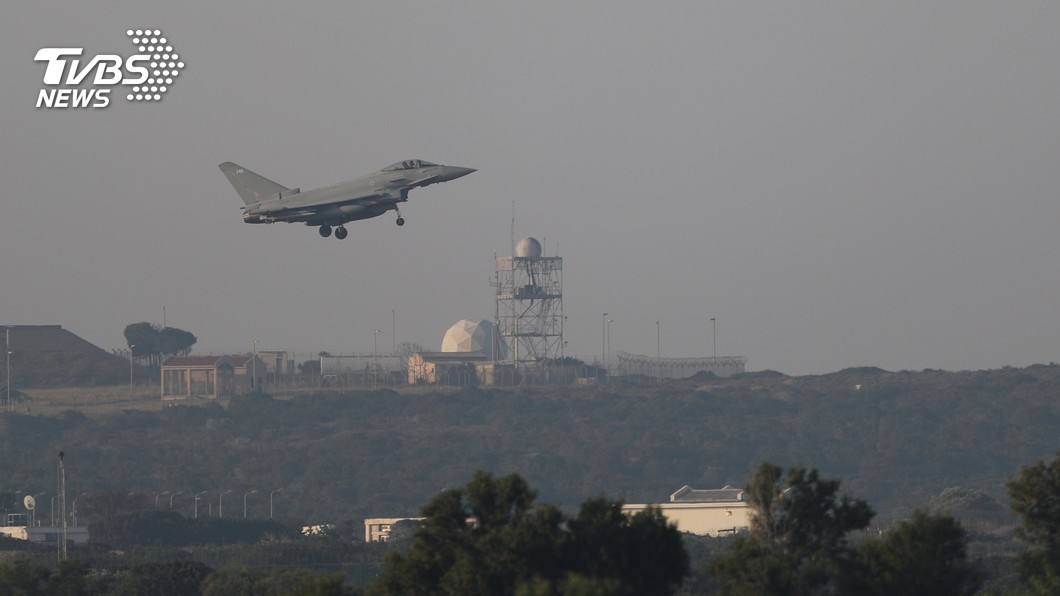 美英法出兵攻敘國 海空夾擊猛烈空襲
