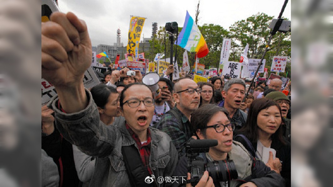 醜聞連環爆 3萬日本人怒吼「安倍下台」