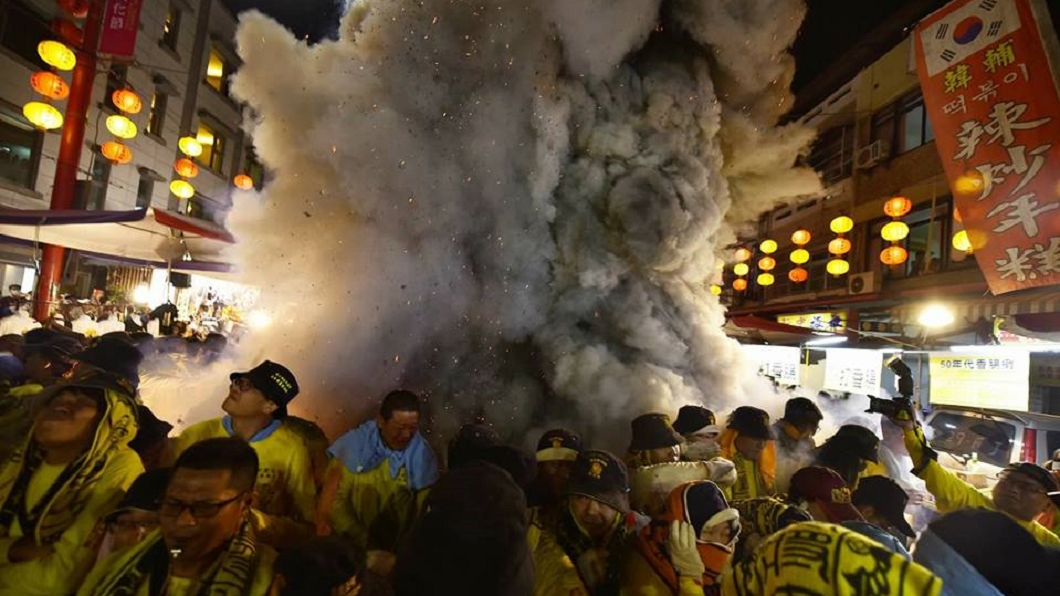 神蹟!?大甲媽遶境「虎爺呷炮」現身
