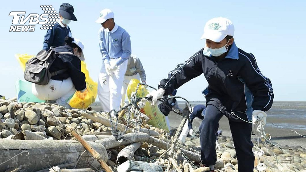 響應世界地球日 慈濟掃街淨灘加淨山