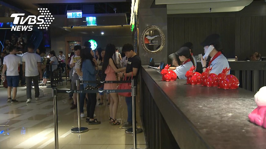 揪團囉!饗食天堂不分餐次 4人同行1人免費