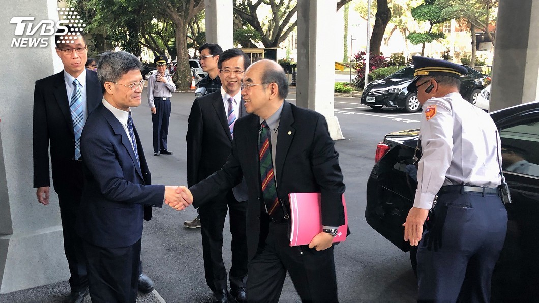 徐國勇讚吳茂昆:首位力挺太陽花的校長