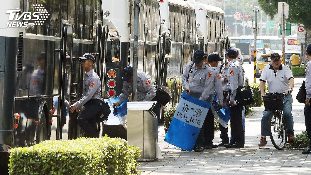 內政部為6.5萬基層警消加薪 每月所得增1370元