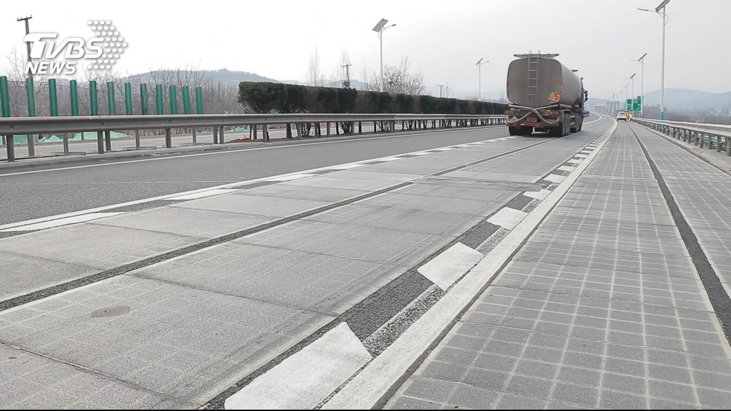 瀝青變毛玻璃 「光伏公路」太陽能發電