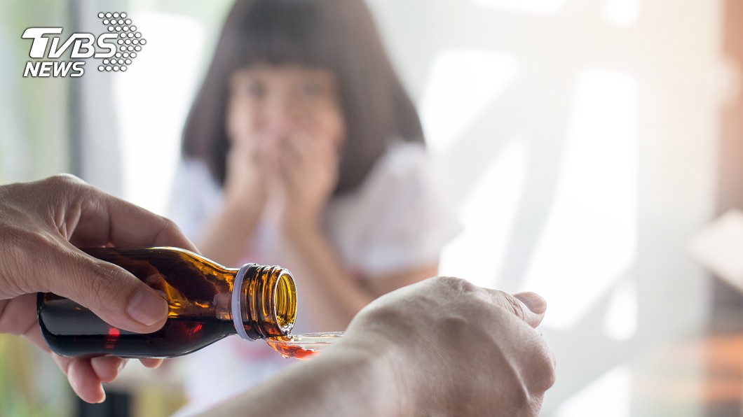 藥水放到過期餵兒喝 母竟要求醫師賠償善後