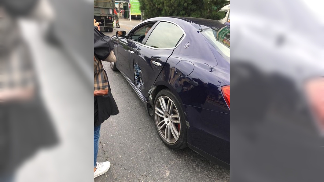 軍卡撞瑪莎拉蒂車主臉超臭 網:駕駛要逃兵了