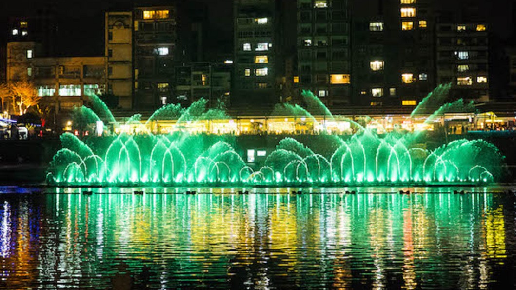 誰說夜晚出遊只有夜景可看?這些新點也是美得發光!