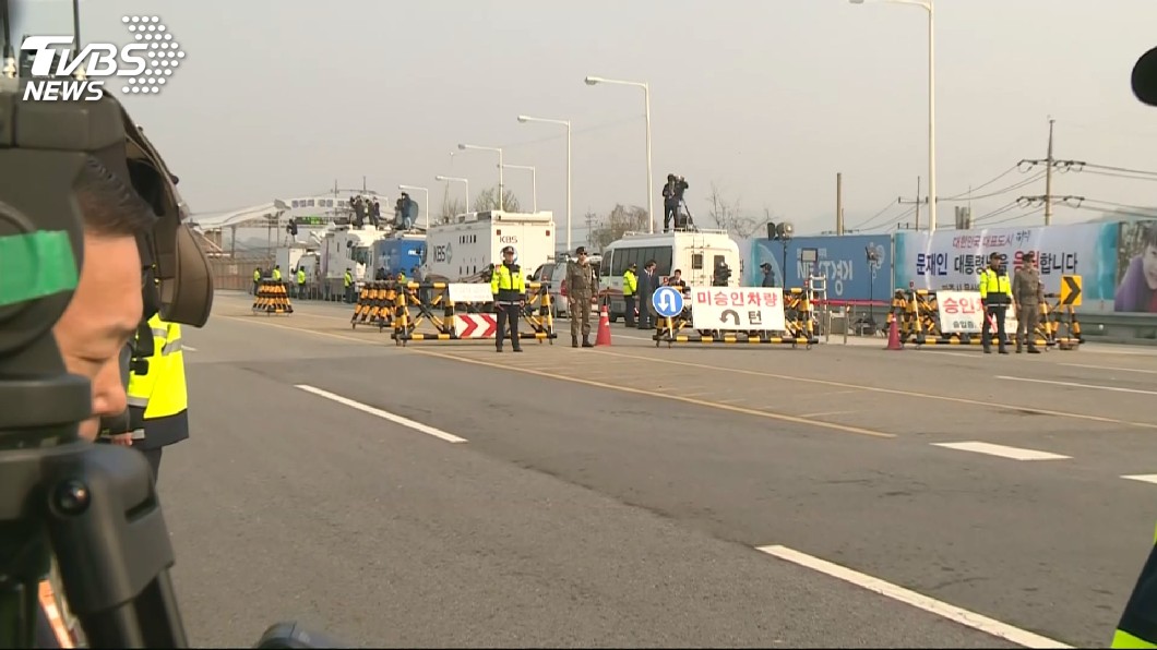 邁向文金會! 文在寅座車將通過統一大橋