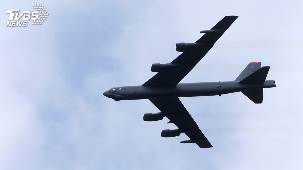 美軍證實 B-52轟炸機鄰近南海訓練