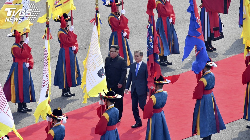 金正恩檢閱三軍儀仗隊 但南韓未奏國歌升國旗