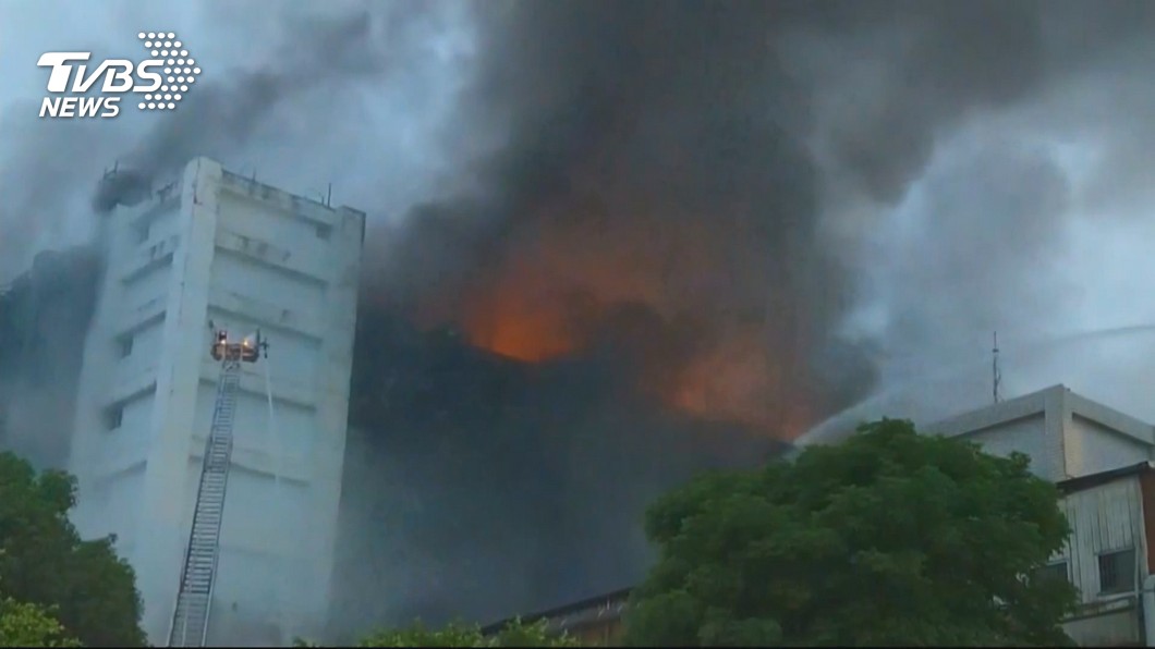 桃園敬鵬工廠大火 18年前也曾出過爆炸意外