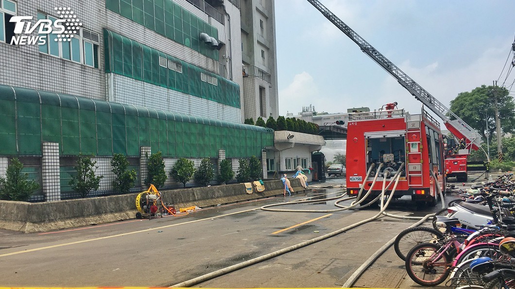 敬鵬遇祝融挫跌停 逾萬張賣單高掛