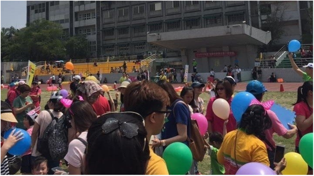 幼兒頂烈日站3小時聽致詞 議員:曬太陽不會怎樣