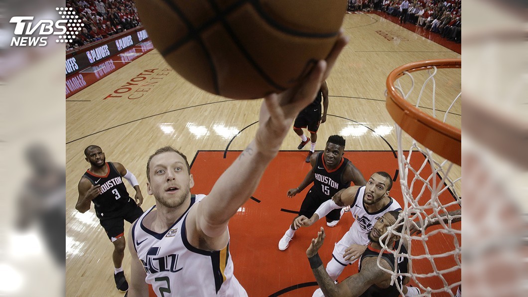 NBA爵士客場轟落火箭　季後賽次輪平手