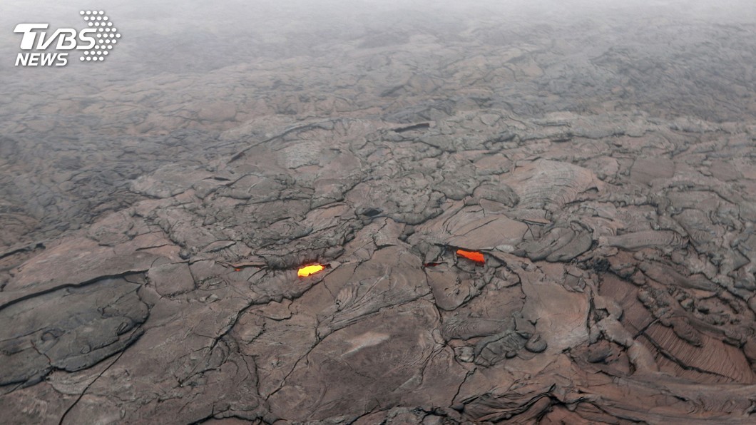 噴粉紅火山灰街道冒岩漿 夏威夷撤萬人