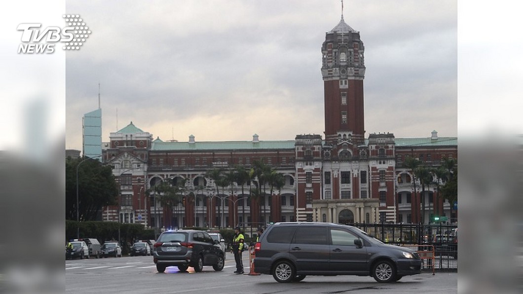 開車闖總統府 男:我被追殺要找總統陳情