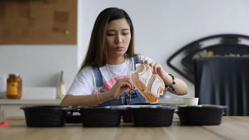 龔奕萌說,未來交男友的條件,就是不要跟她搶東西吃。(圖/翻攝自雪花新聞)