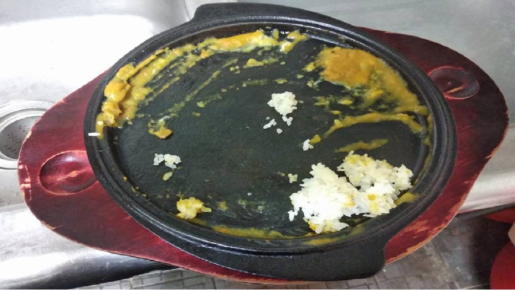 奧客無極限!咖哩飯吃到剩一口 稱「飯沒熟」要求退費
