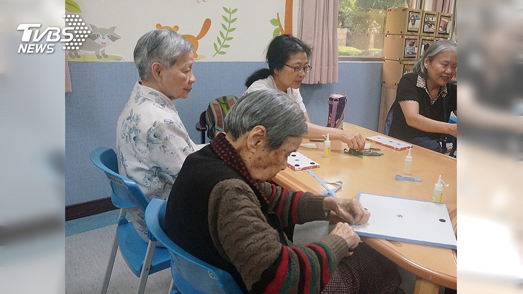 如何照顧家中失智長輩? 研究:音樂有助治療及安撫患者