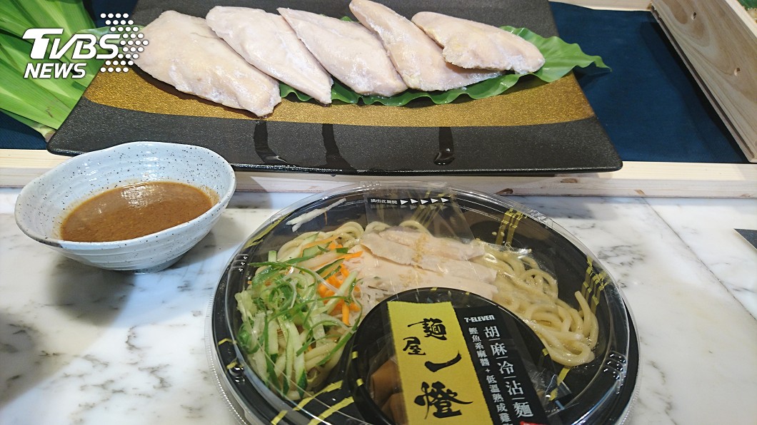 麵食銷量勁揚 超商雙雄找盟友助攻
