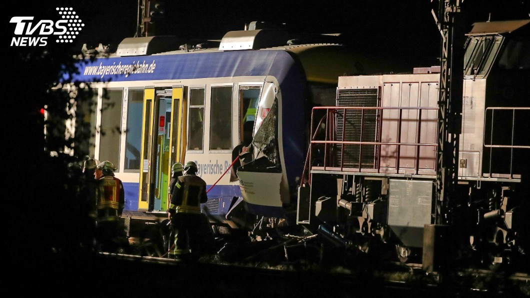 德國2列火車相撞 造成2死多傷