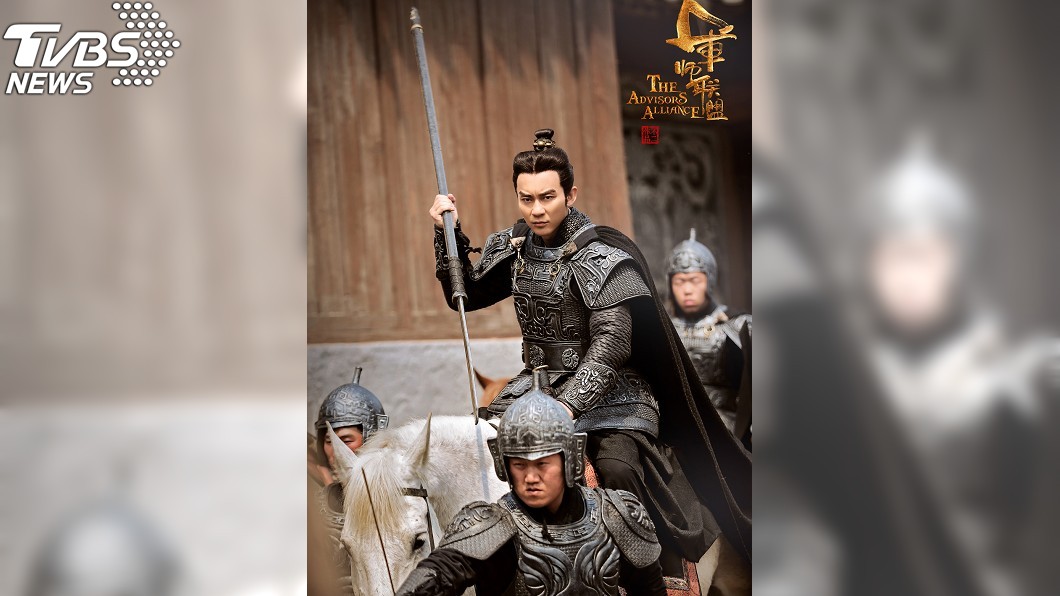 李晨飾演曹丕,與司馬懿有深厚的君臣之情。