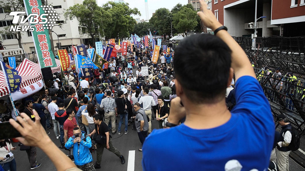 反軍改涼山現身　警部署1120人維安