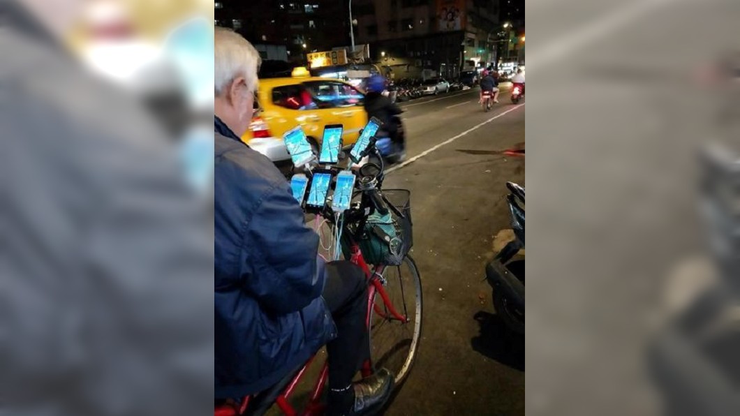 熱血阿伯瘋寶可夢「玩到凌晨4點」 月花萬元大街尋寶