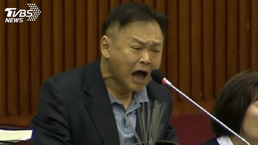 被柯P酸推汽車旅館卡 王世堅怒轟:只會講五四三
