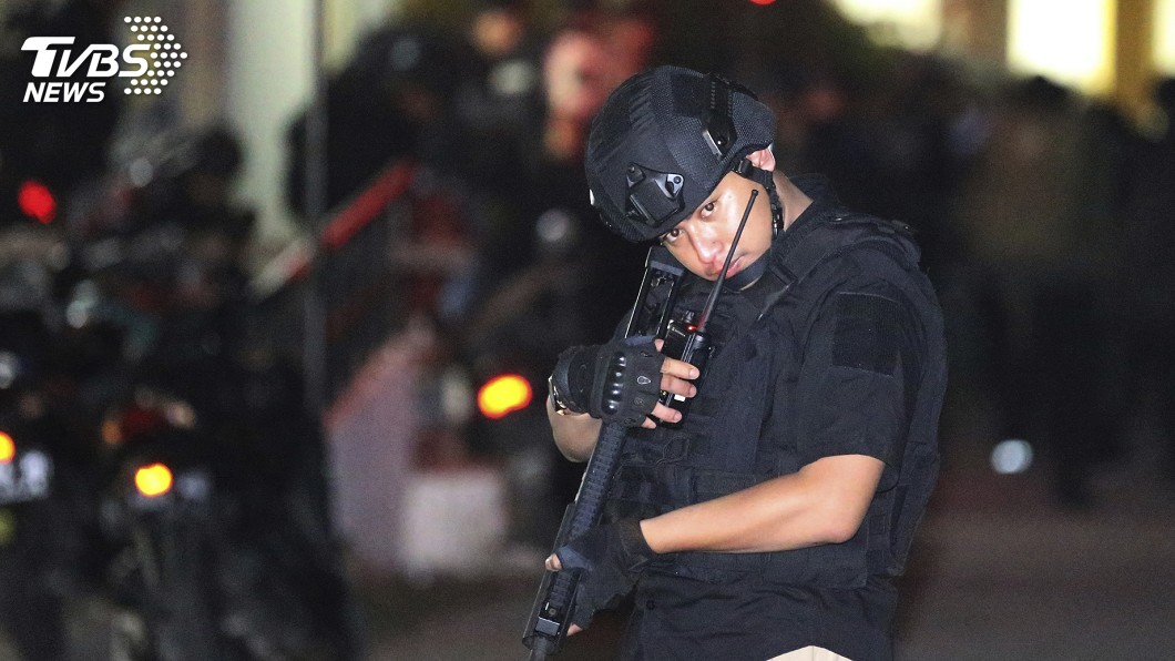 快訊/印尼泗水再傳爆炸 警總遭攻擊1人死亡