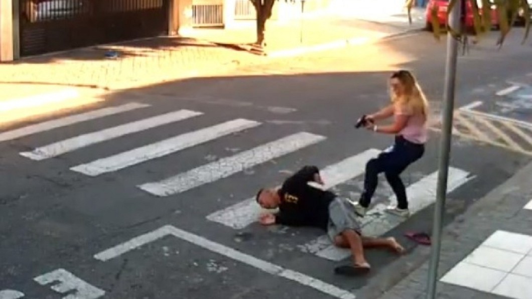 母親節動手搶錯人 劫匪遭女警媽媽擊斃