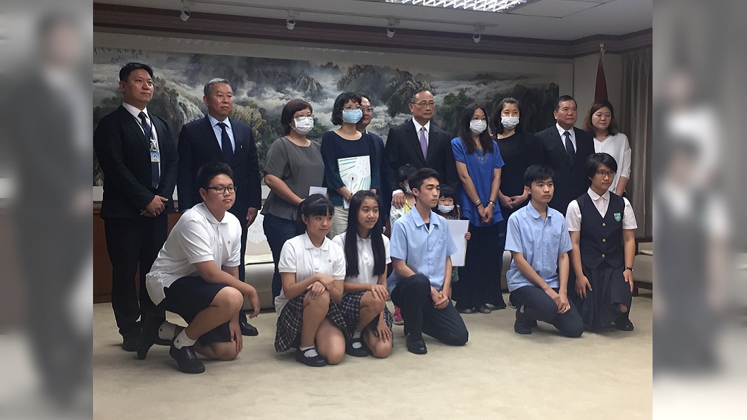 國道殉職警留遺孤 這些人捐錢養到18歲