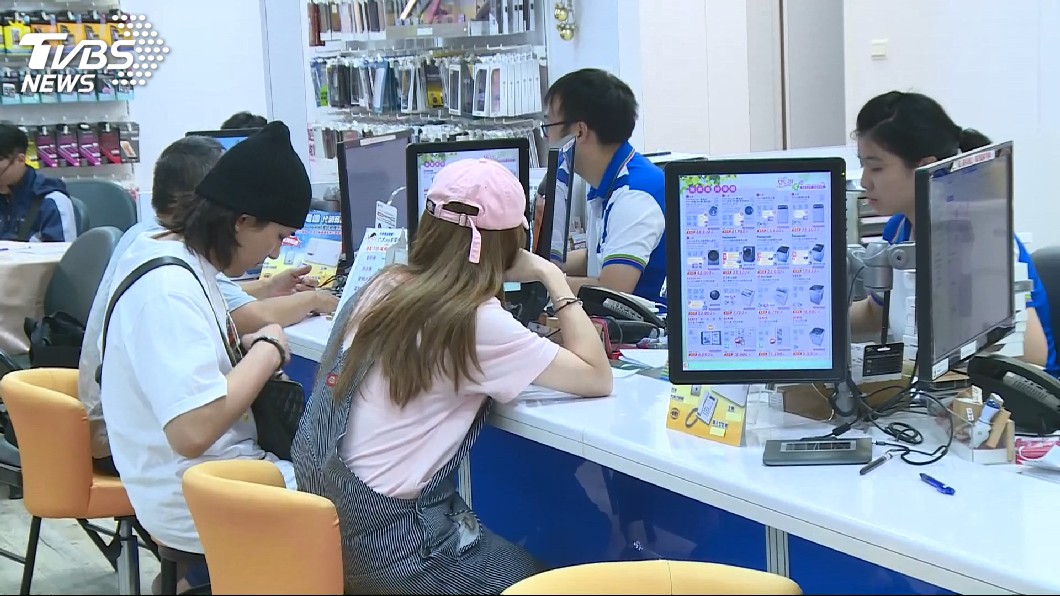 中華電信「499之亂」 員工爆:加班改用手抄本避勞檢