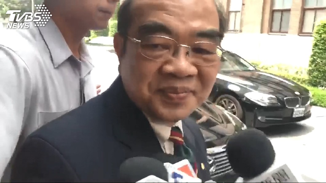 拔管文件何列機密? 吳茂昆跑給記者追