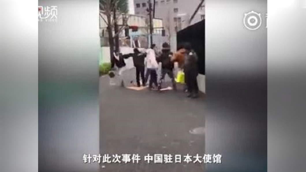 為搶潮牌!陸生東京爆打保安 5人被捕