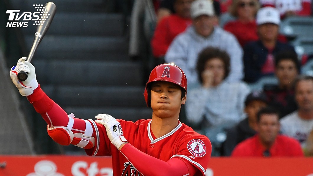大谷翔平神臂　練習時打到右外野計分板