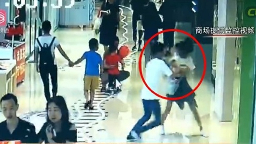 囂張！變態男當母面　強拖少女入消防通道性侵