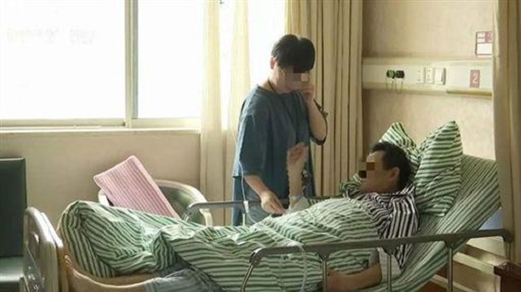 扯!男腹痛就診「大腸竟在脖子上」 醫:他竟忍了16年