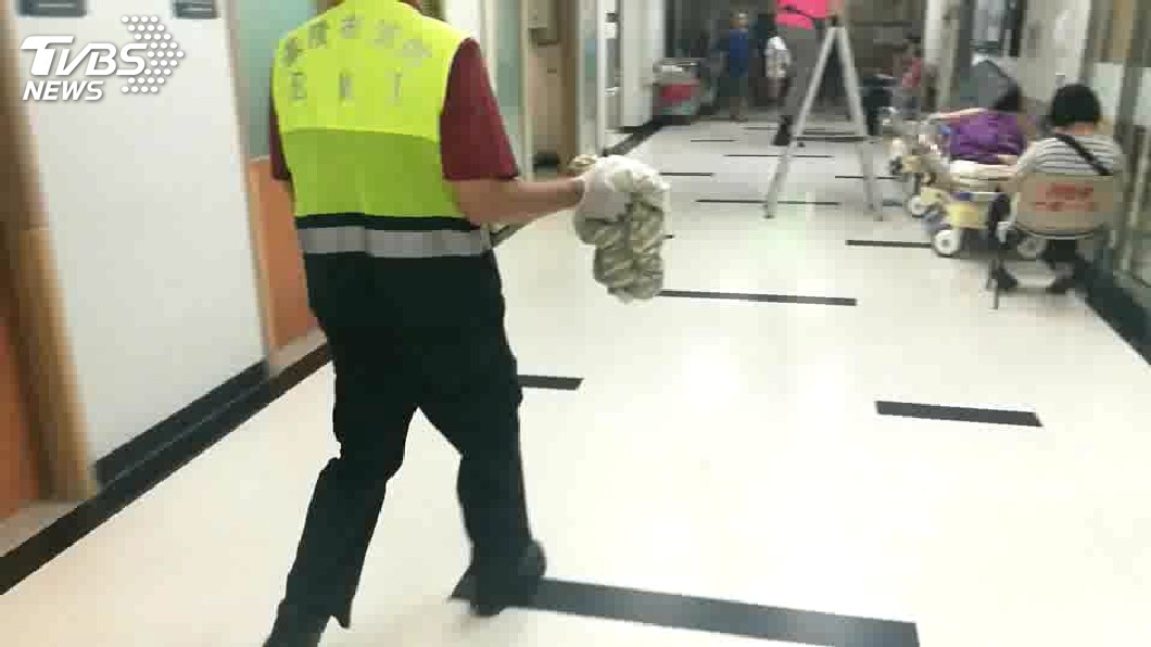 快訊/基隆傳疑似凶殺案 夫妻互砍送醫急救