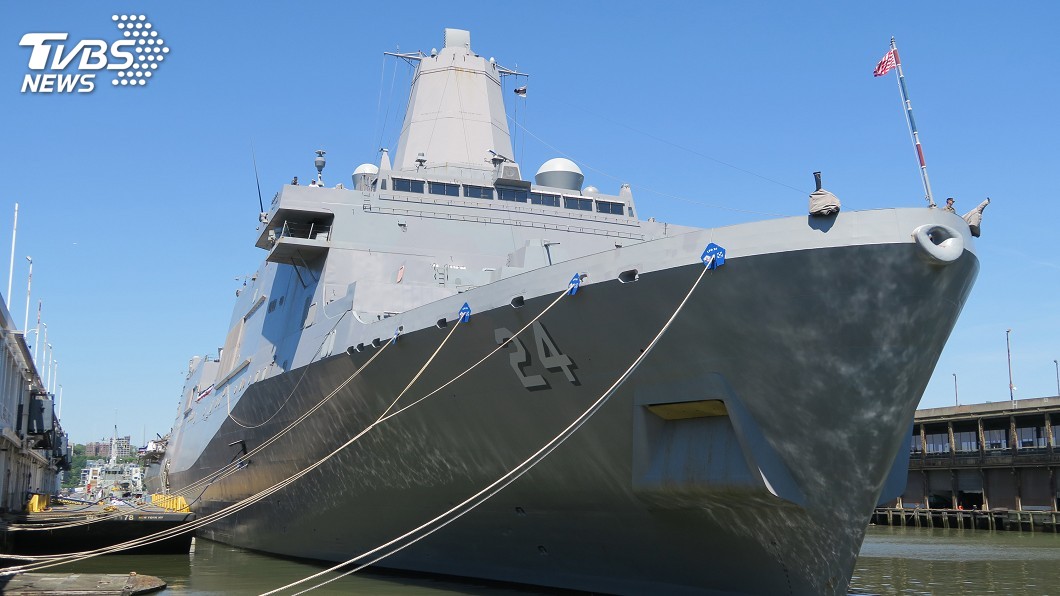 紐約軍艦週30歲 新型船塢登陸艦展英姿