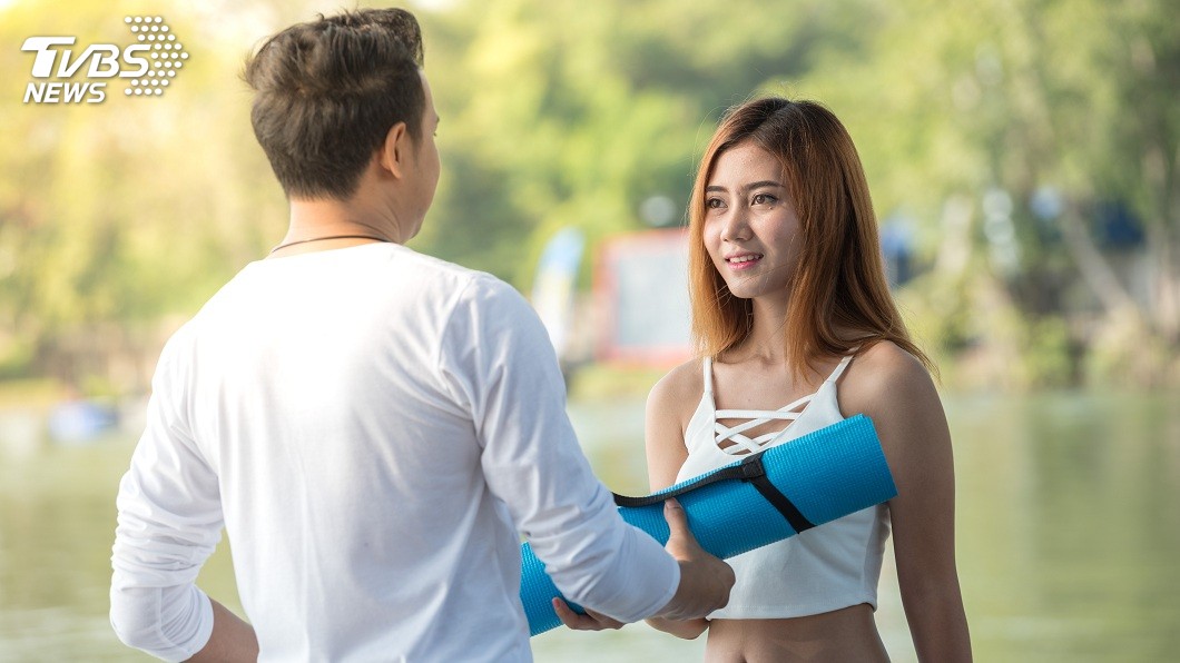 辣妹被問「有在賣嗎?」 變態男是她國中老師