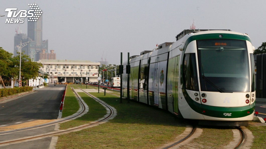 高雄輕軌趕進度 新列車9月亮相